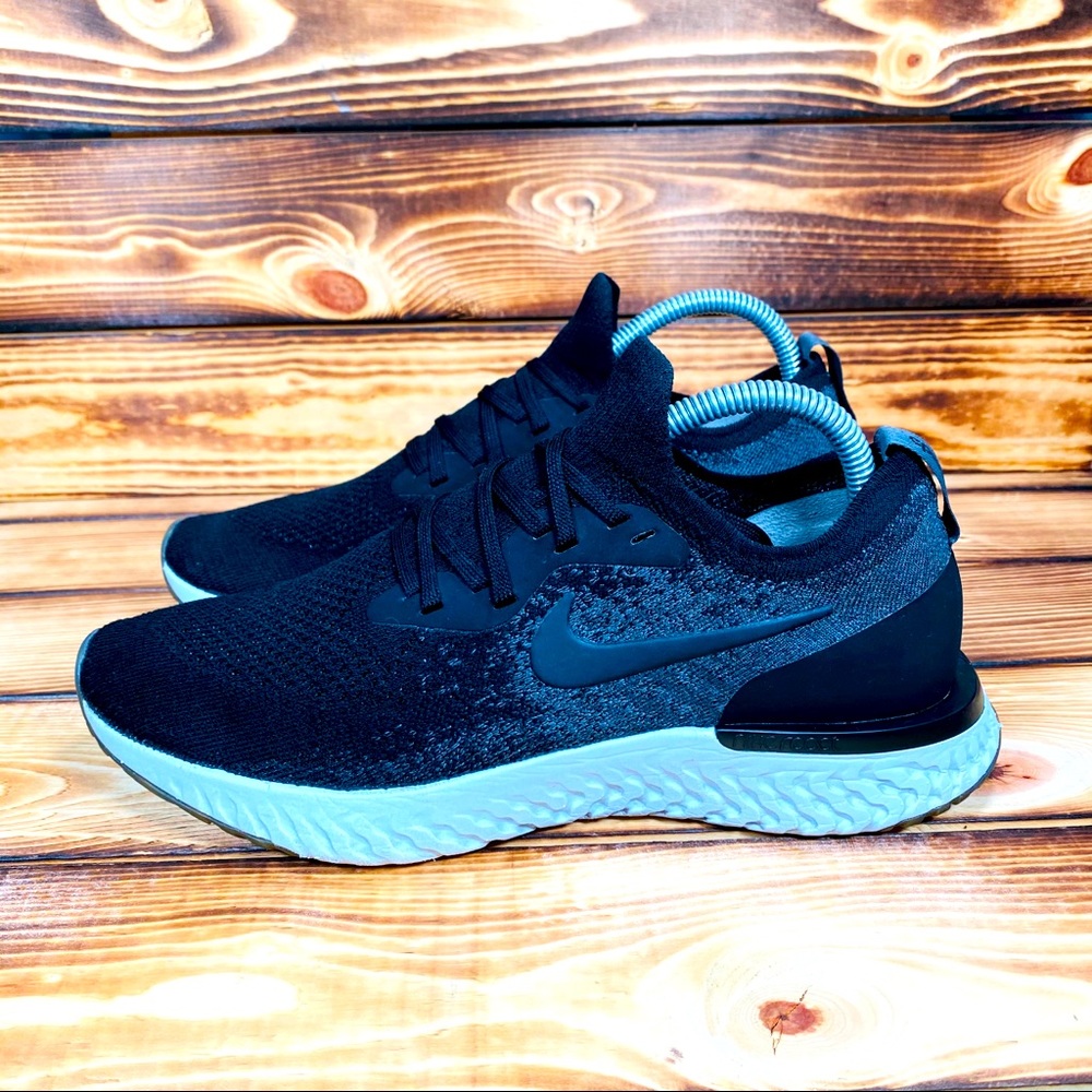 Nike Epic React Flyknit Women Running Shoe Size 10